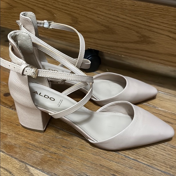 Aldo Cream Elegant Heels with Ankle Straps Size 9 - Picture 2 of 7